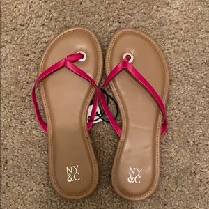Flip flops NWT